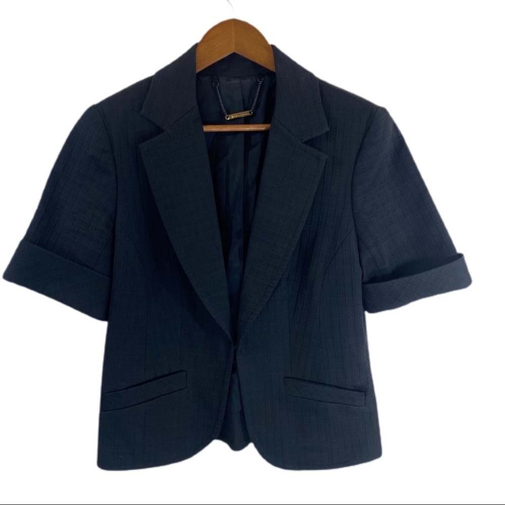 Trina Turk Textured Black Short Sleeve Jacket/Blazer. Sz 8 Great Condition!!!